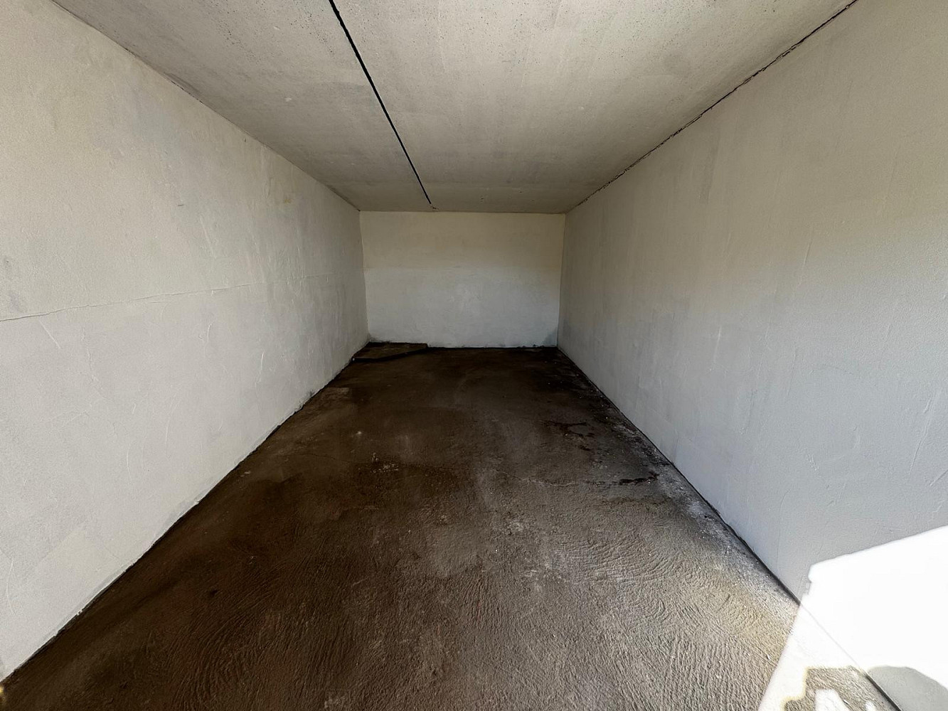 (881) Pronájem garáže 21 m² – pohled 3