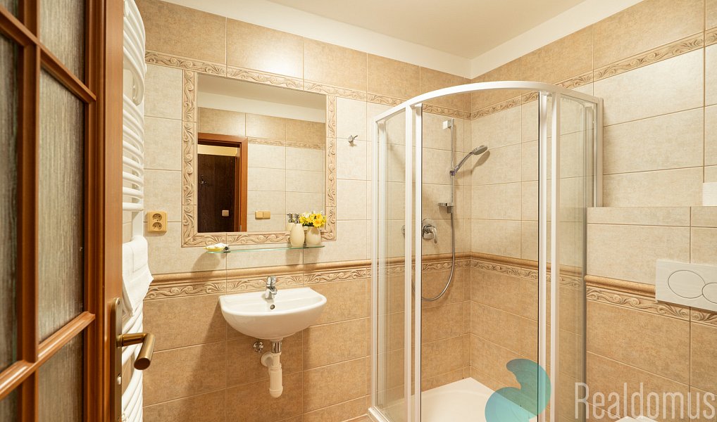 Prodej ubytovacího objektu 300 m², Třeboň – náhled fotky 26