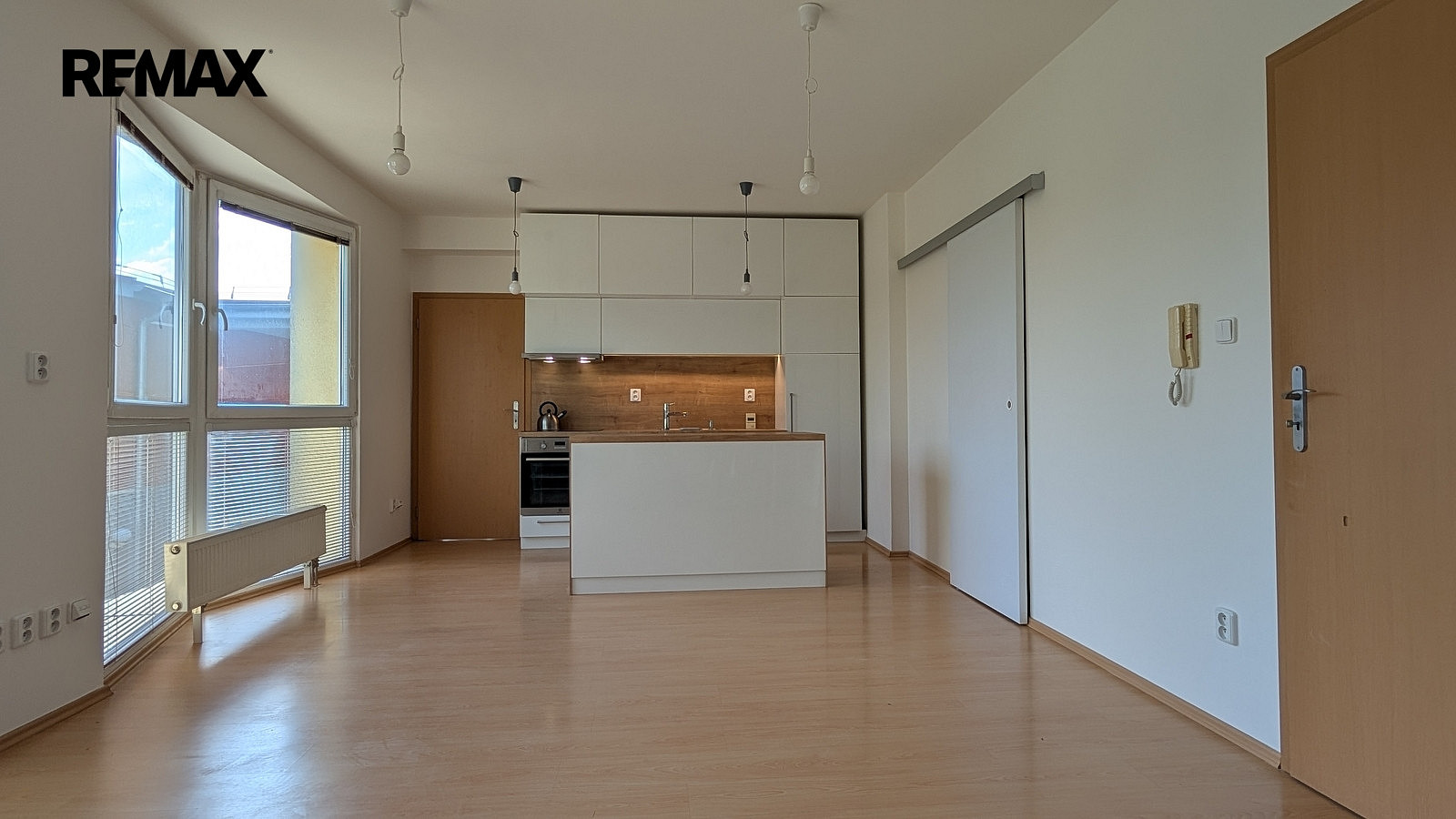Pronájem bytu 2+kk 52 m² – pohled 3