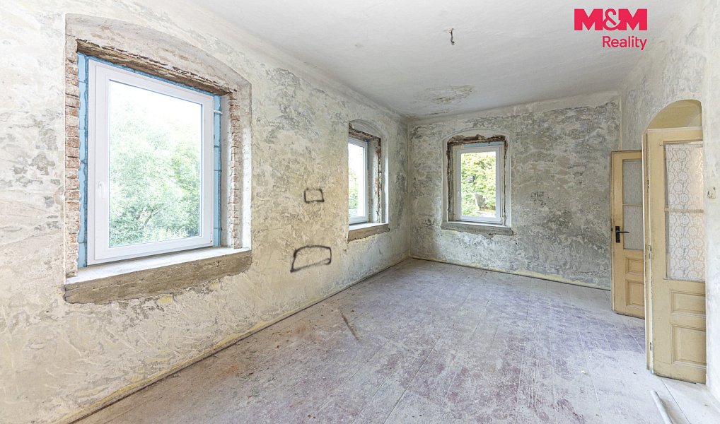 Prodej domu 267 m² s pozemkem 895 m², Žleby – náhled fotky 10