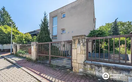 Prodej domu 210 m² s pozemkem 1 048 m², Pod viaduktem, Praha 5 - Stodůlky