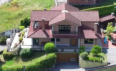 Prodej domu 1 515 m² s pozemkem 1 515 m², Oviedo, Španělsko