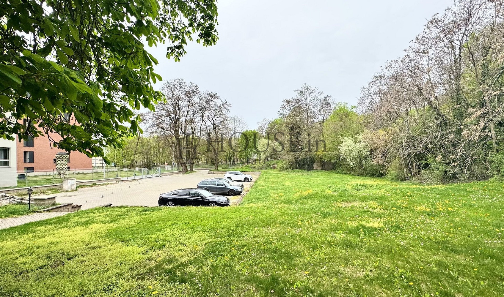 Pronájem parkovacího stání, 12 m2 - praha - vysočany — photo 3