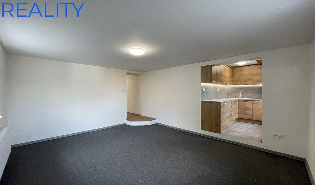 Prodej domu 200 m² s pozemkem 1 057 m², Melč – náhled fotky 18