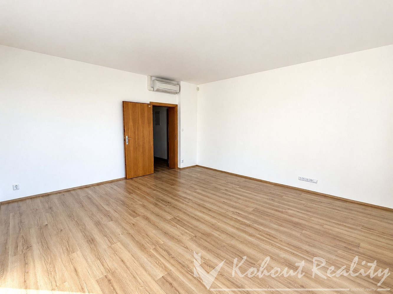 Pronájem bytu 1+1 50 m² – fotografie 4