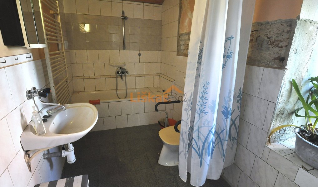 Prodej domu 182 m² s pozemkem 745 m², Staré Město – náhled fotky 18