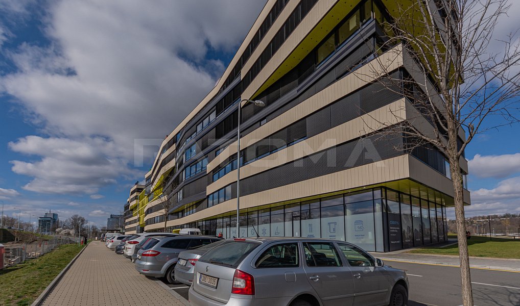 Pronájem kanceláře 330 m², Praha – náhled fotky 12