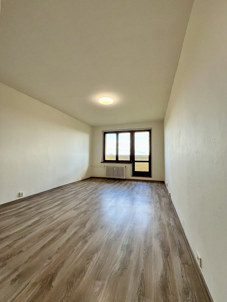 Pronájem bytu 1+kk 28 m² – fotografie 4