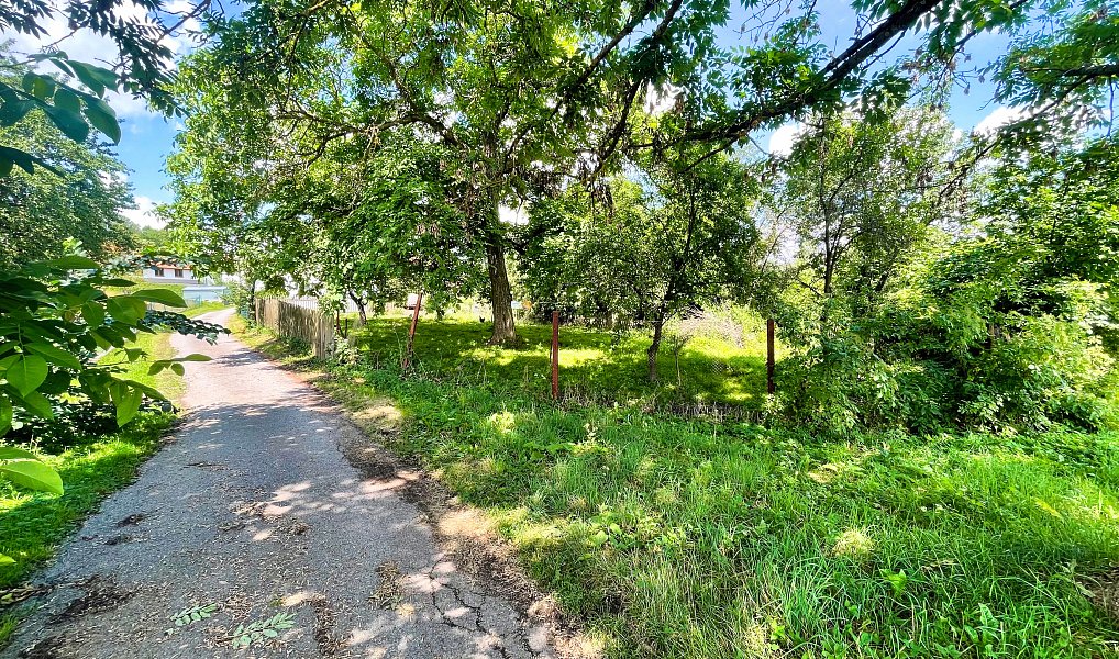 Prodej stavebního pozemku 1 357 m², Zadní Střítež – náhled fotky 3
