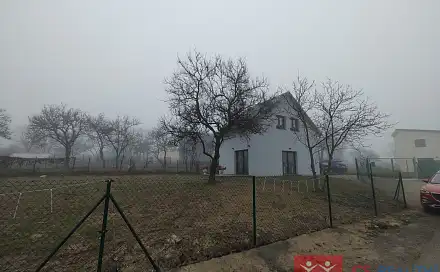 Prodej domu 72 m² s pozemkem 690 m², Znojmo