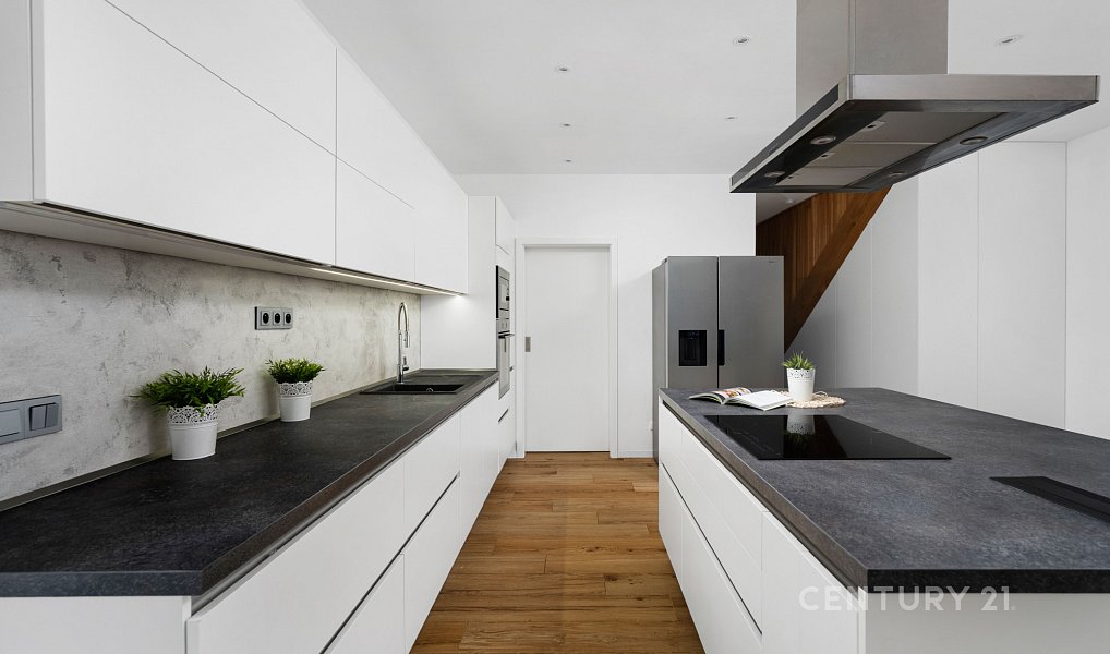 Prodej domu 172 m² s pozemkem 612 m², Hajany – náhled fotky 7