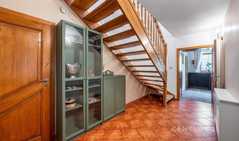 Prodej domu 185 m² s pozemkem 1 343 m², Benešov – náhled fotky 8