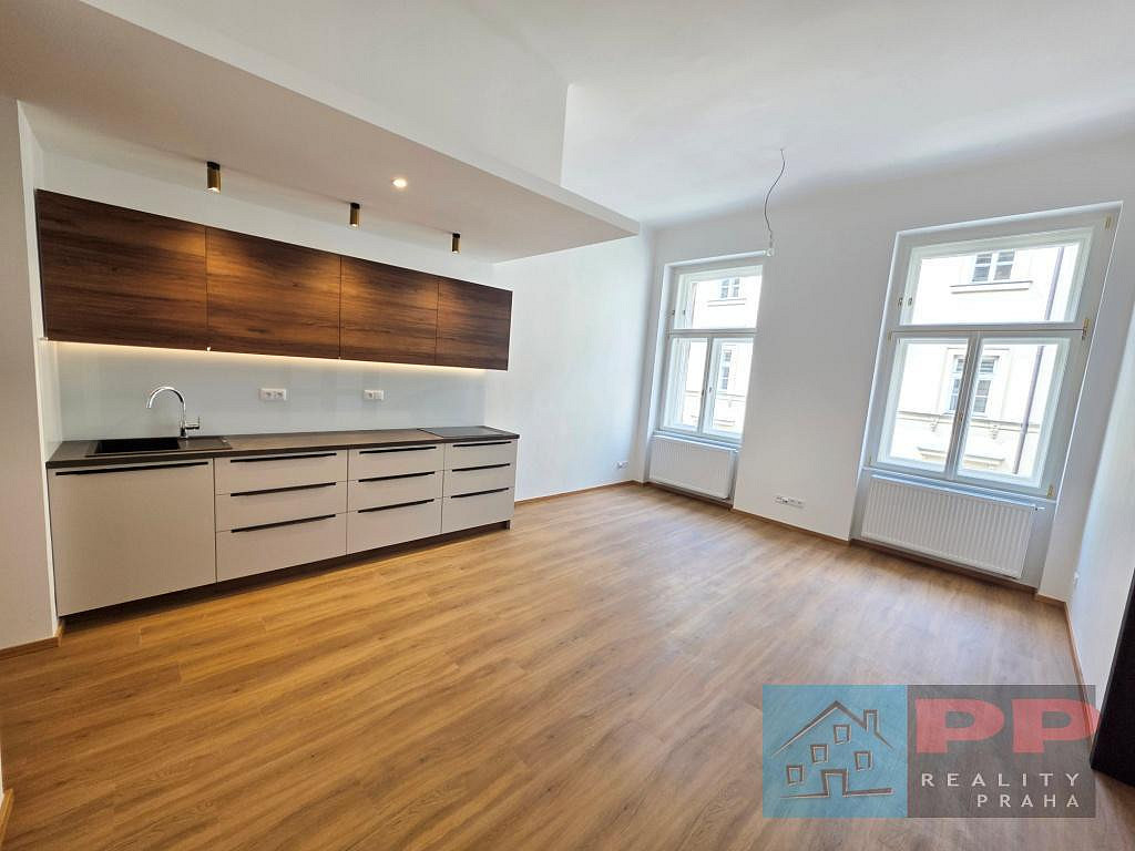 Pronájem bytu 2+kk 55 m² — photo 3