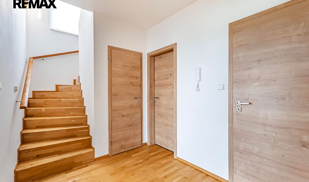 Prodej domu 180 m² s pozemkem 679 m², Veleň – náhled fotky 10