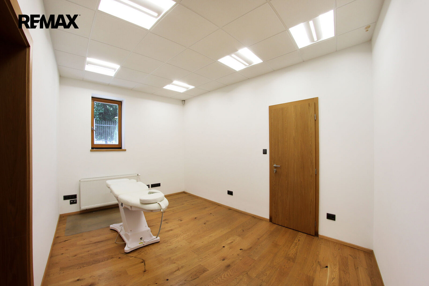 Pronájem kanceláře 53 m² – pohled 2