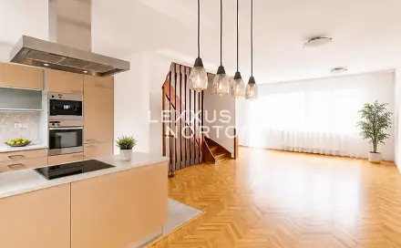 Pronájem domu 172 m² s pozemkem 295 m², Na Míčánce, Praha 6 - Dejvice