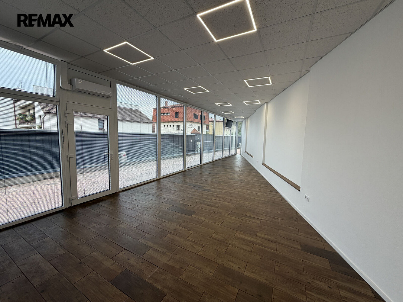 Pronájem obchodních prostor 52 m² – fotografie 5