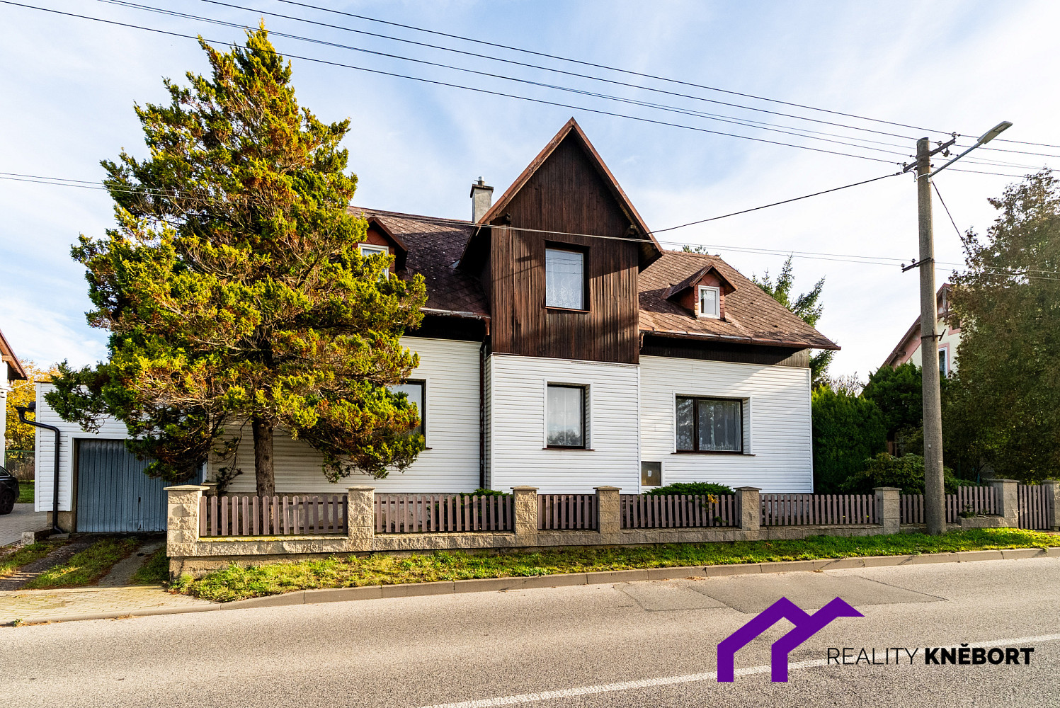 Prodej domu 243 m² s pozemkem 1 270 m²