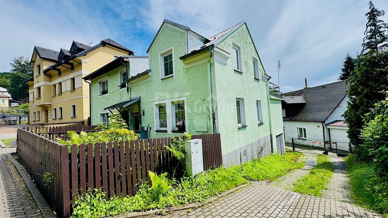 Prodej domu 90 m² s pozemkem 155 m²