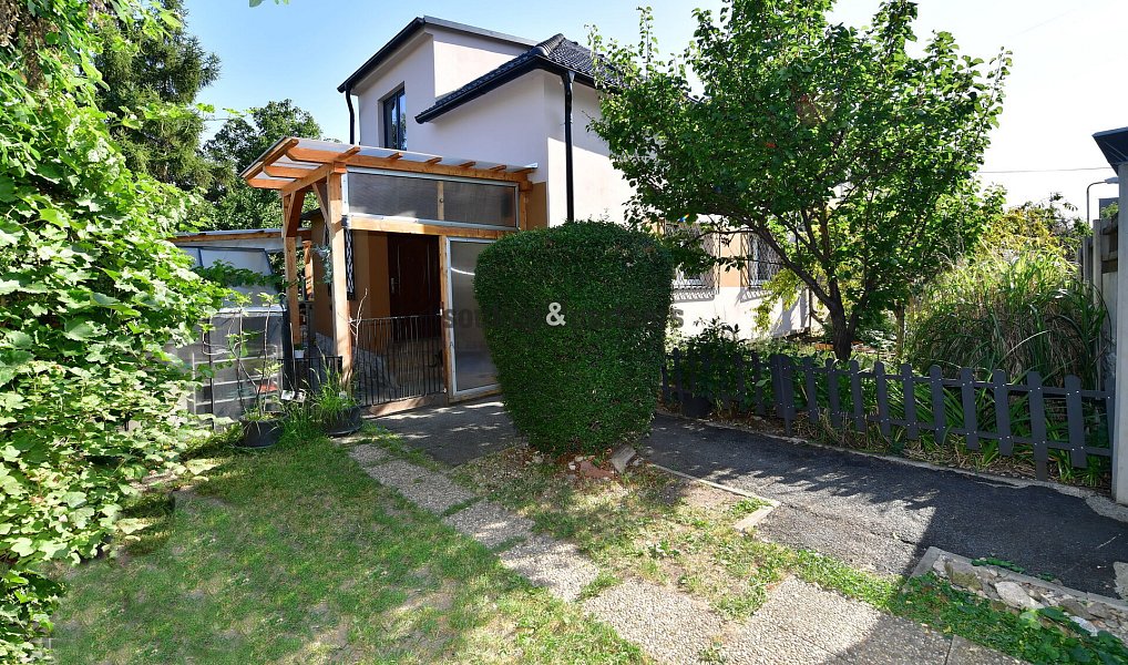 Prodej domu 160 m² s pozemkem 353 m², Praha – náhled fotky 2