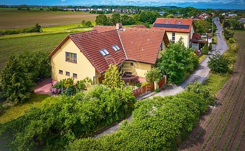 Prodej domu 430 m² s pozemkem 800 m², Na losách, Praha 4 - Písnice