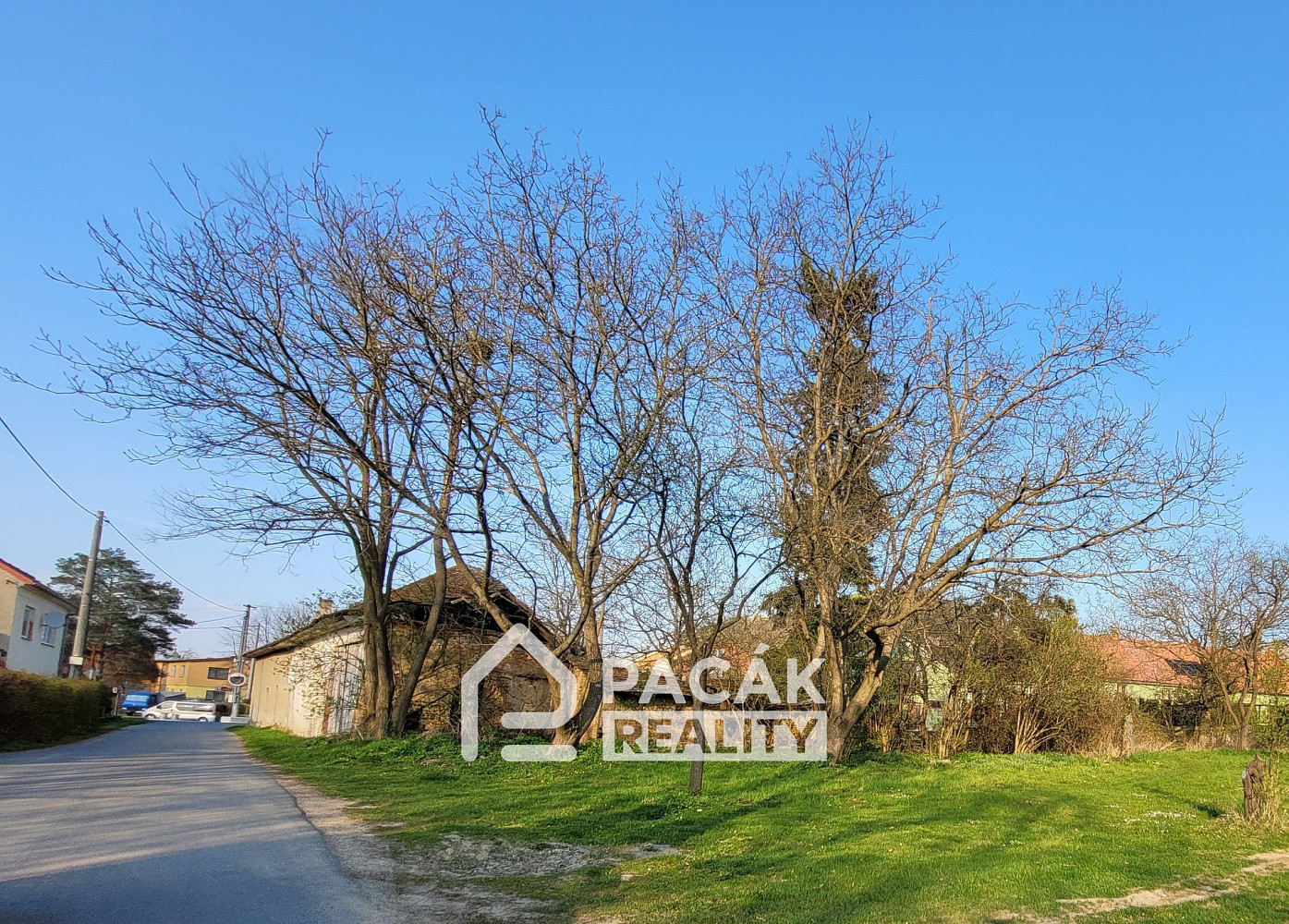 Prodej stavebního pozemku 1 056 m²