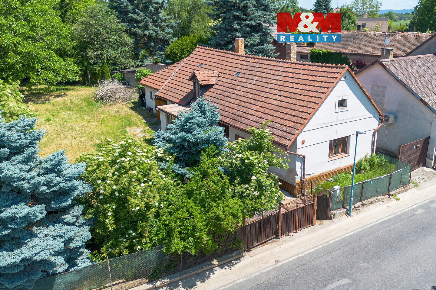 Prodej domu 105 m² s pozemkem 1 812 m²