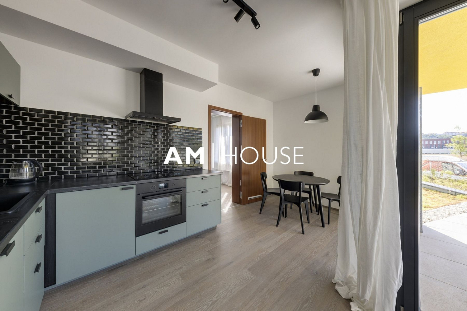 Pronájem bytu 2+kk 66 m² – fotografie 3