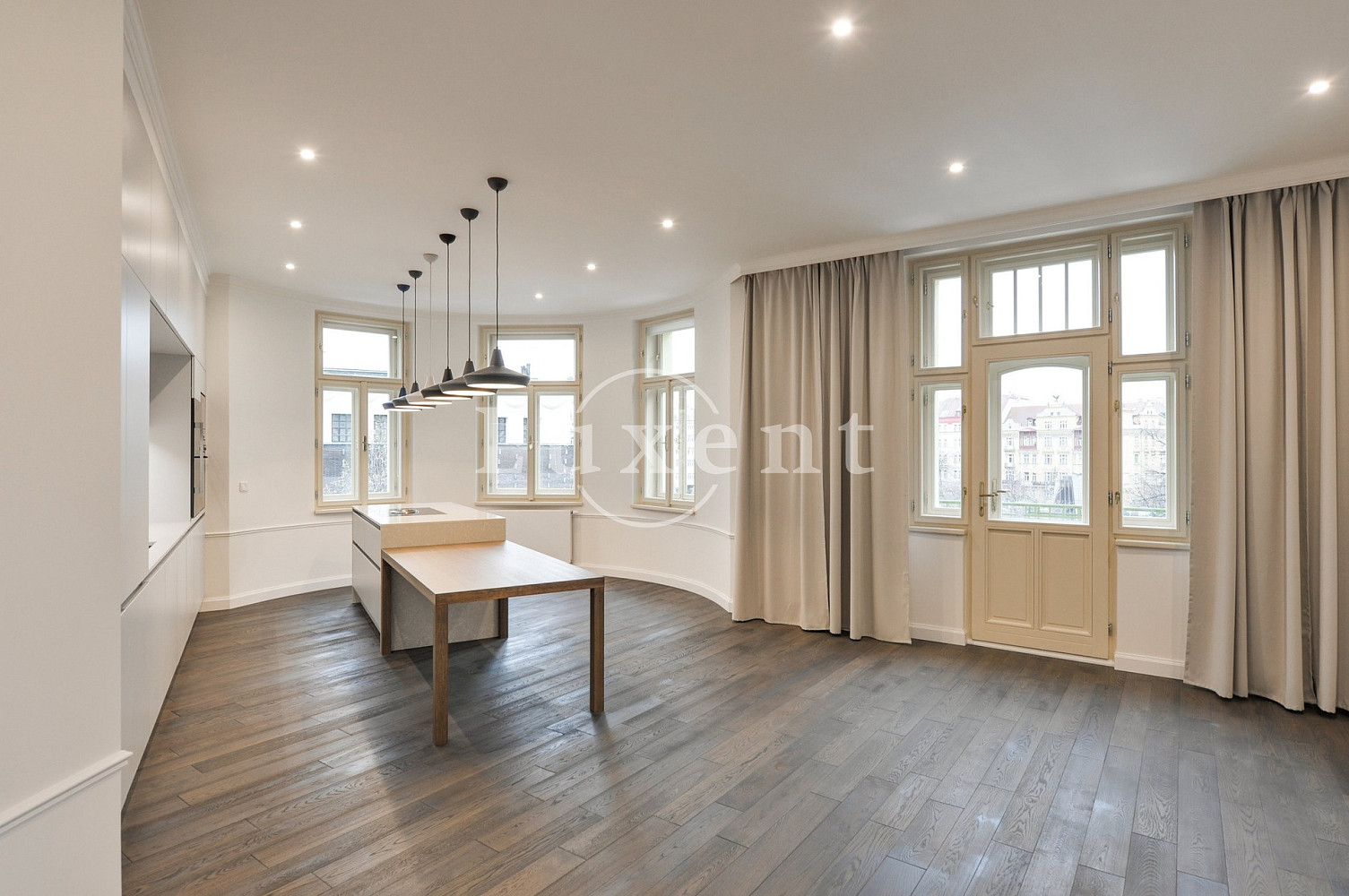 Pronájem bytu 4+kk 167 m² — photo 3