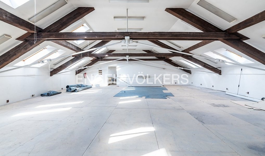 Pronájem kanceláře 287 m², Praha – náhled fotky 3