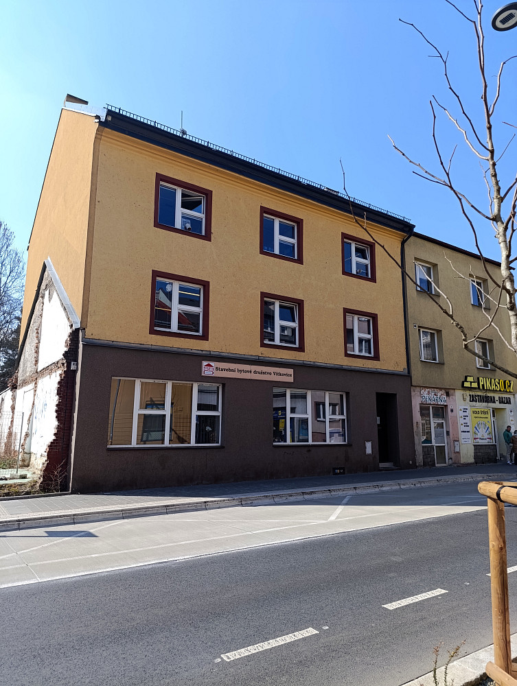 Pronájem kanceláře 466 m²