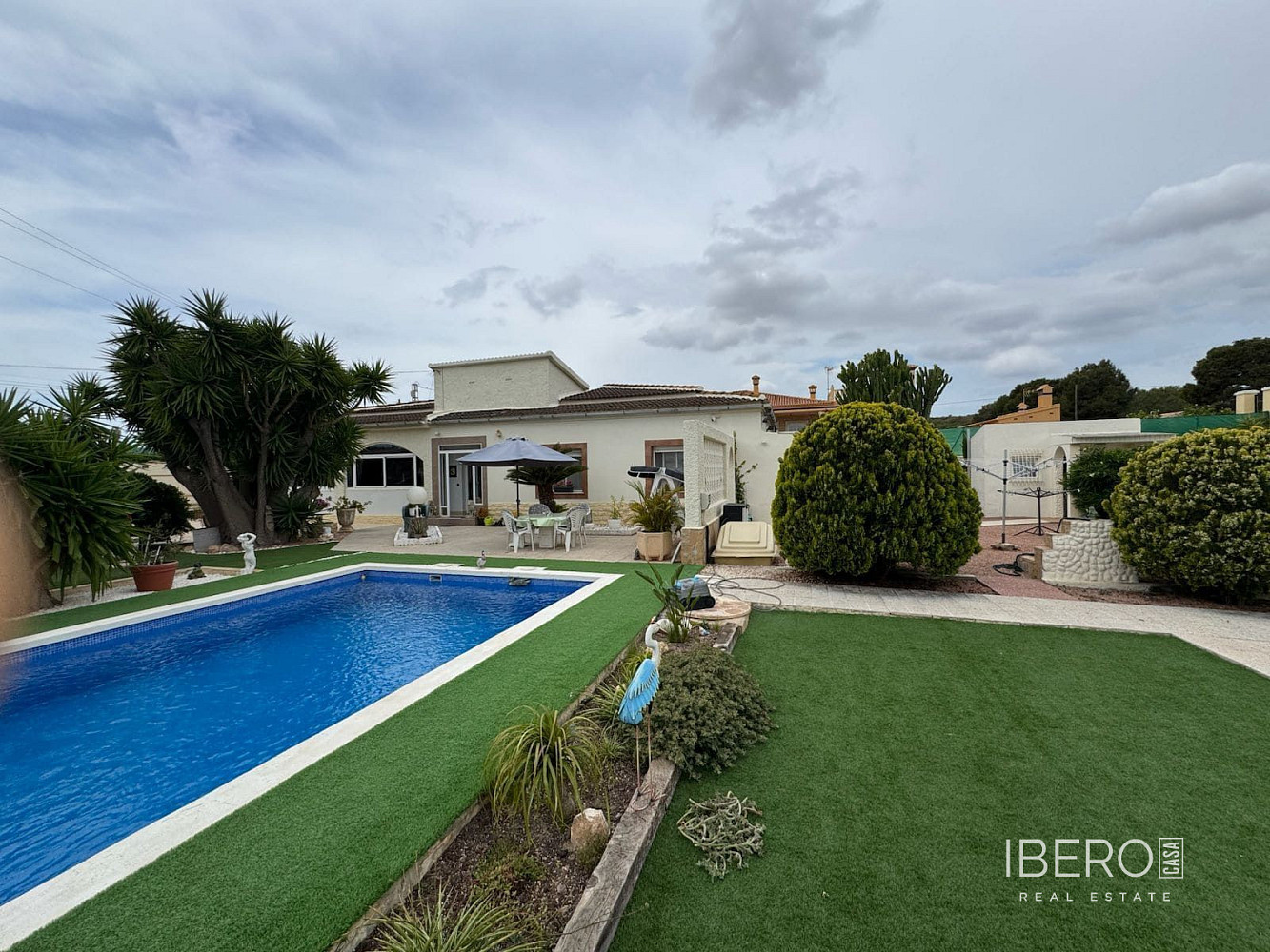 Prodej domu 298 m² s pozemkem 2 028 m²