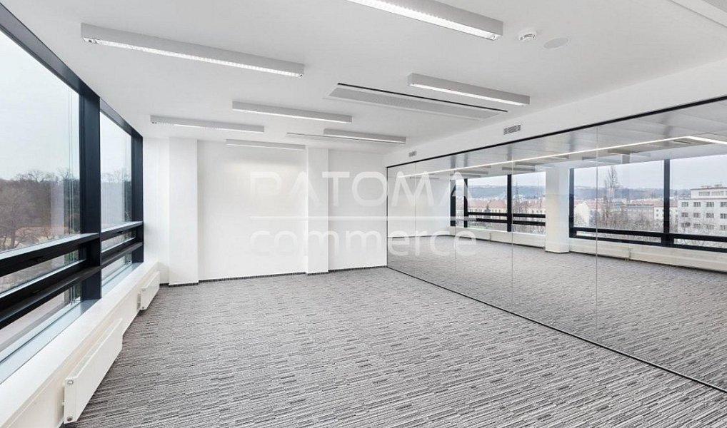 Pronájem kanceláře 466 m², Praha – náhled fotky 2