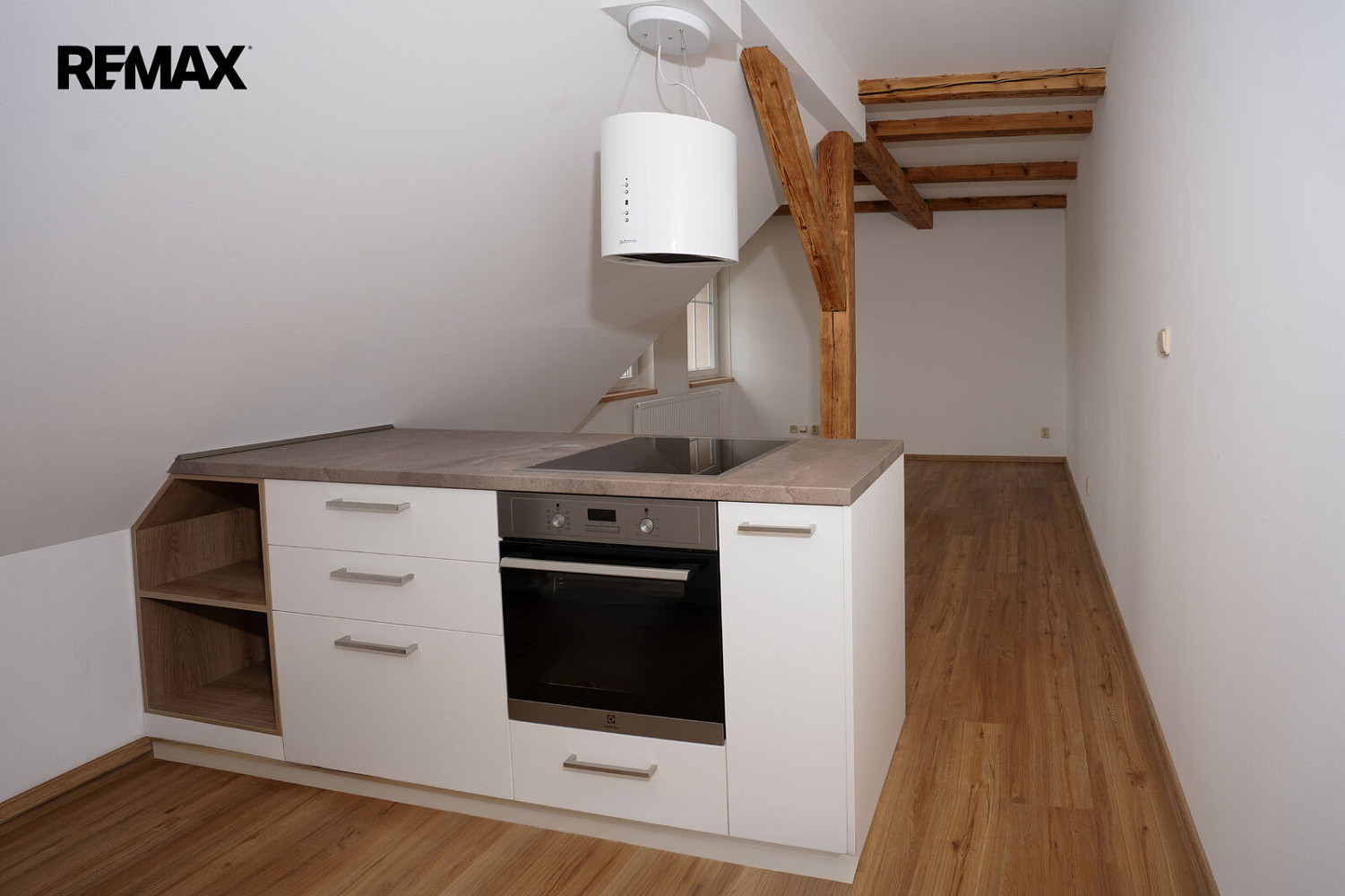 Pronájem bytu 2+kk 46 m² – fotografie 3