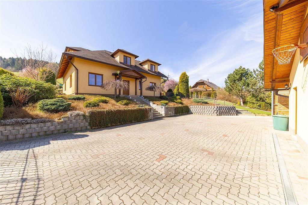Prodej domu 232 m² s pozemkem 3 382 m², Lipová-lázně