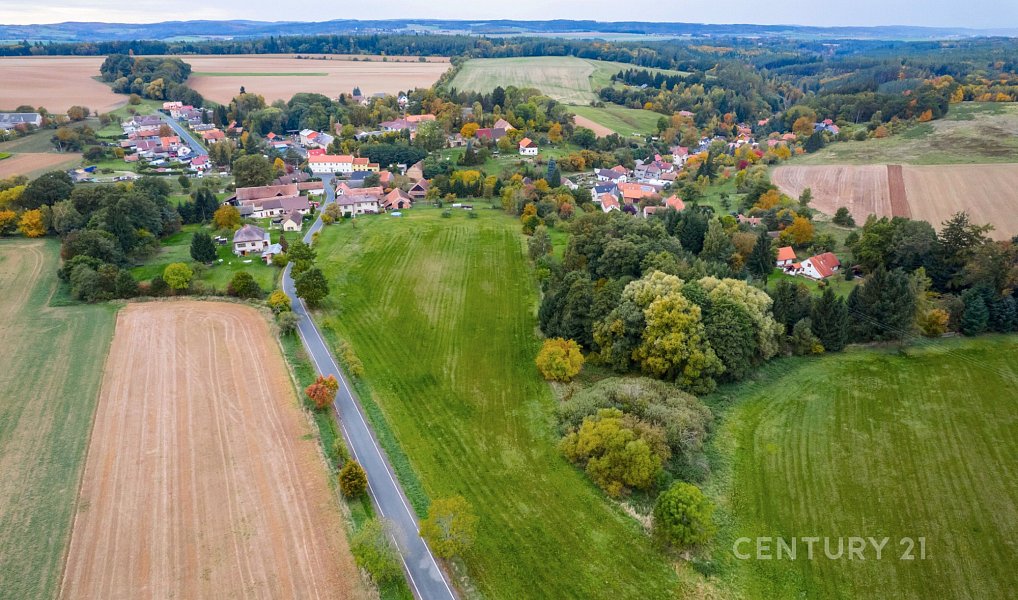 Prodej stavebního pozemku 5 247 m², Církvice – fotka 1 z 13