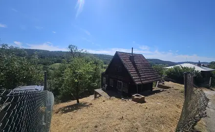 Prodej chaty/chalupy 60 m² s pozemkem 357 m², V Hlubokém, Nučice, okres Praha-západ
