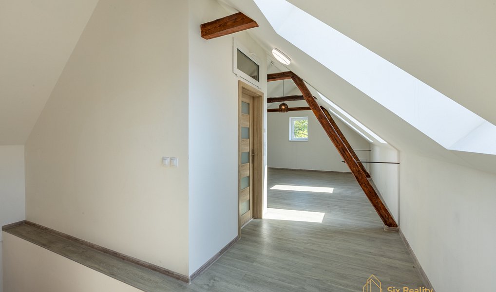 Prodej bytu 3+kk 91 m², Krupá – náhled fotky 10