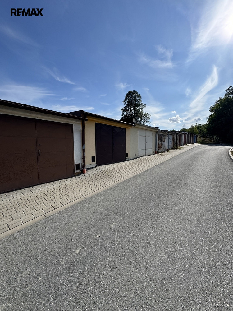Garáž řeznovice-ivančice 22m2 — photo 4