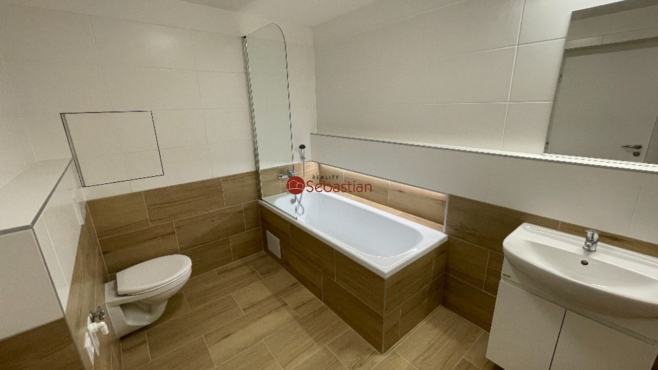 Pronájem bytu 2+kk 49 m² – fotografie 3
