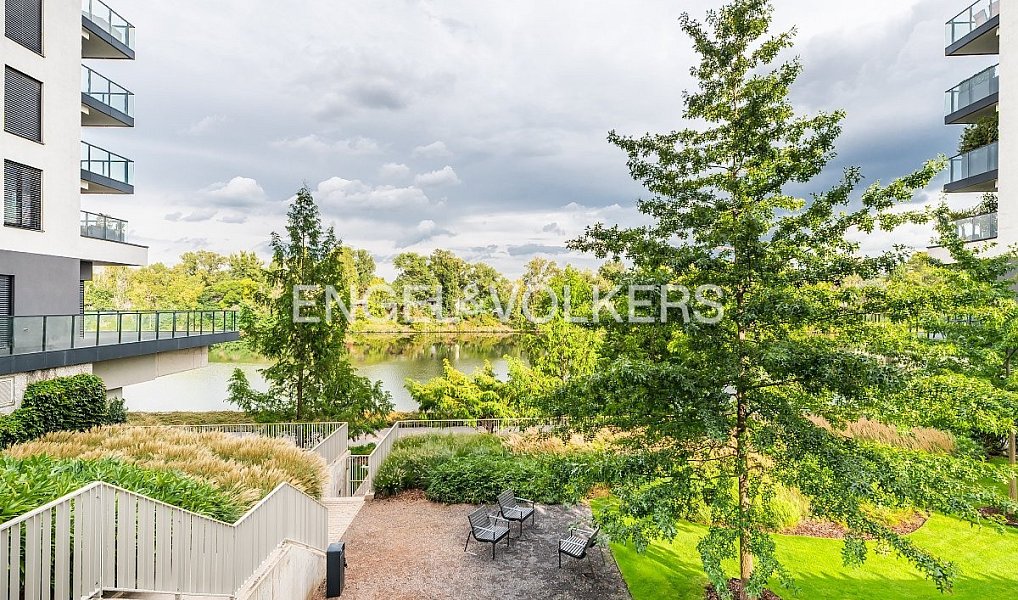 Pronájem bytu 3+kk 104 m², Praha – náhled fotky 12