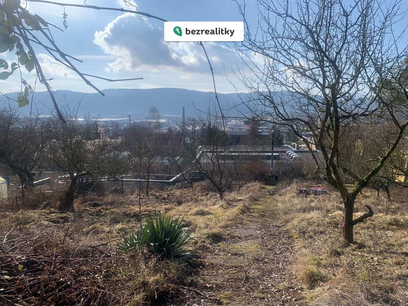 Prodej stavebního pozemku 915 m² – fotografie 4
