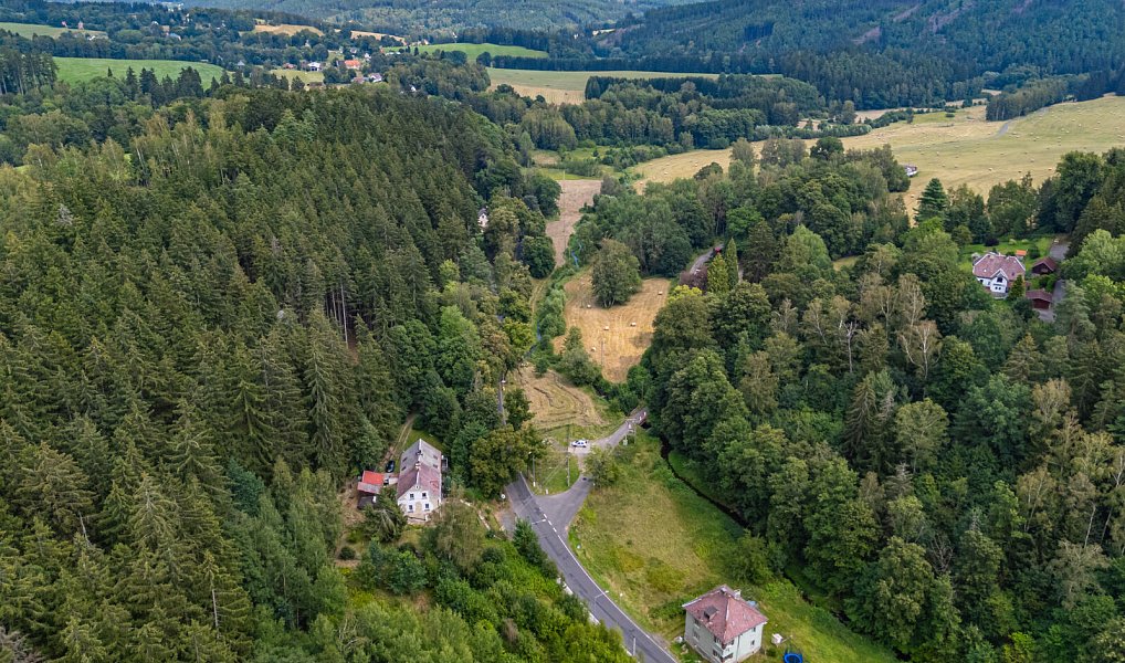 Prodej stavebního pozemku 1 450 m², Podhradí – náhled fotky 8