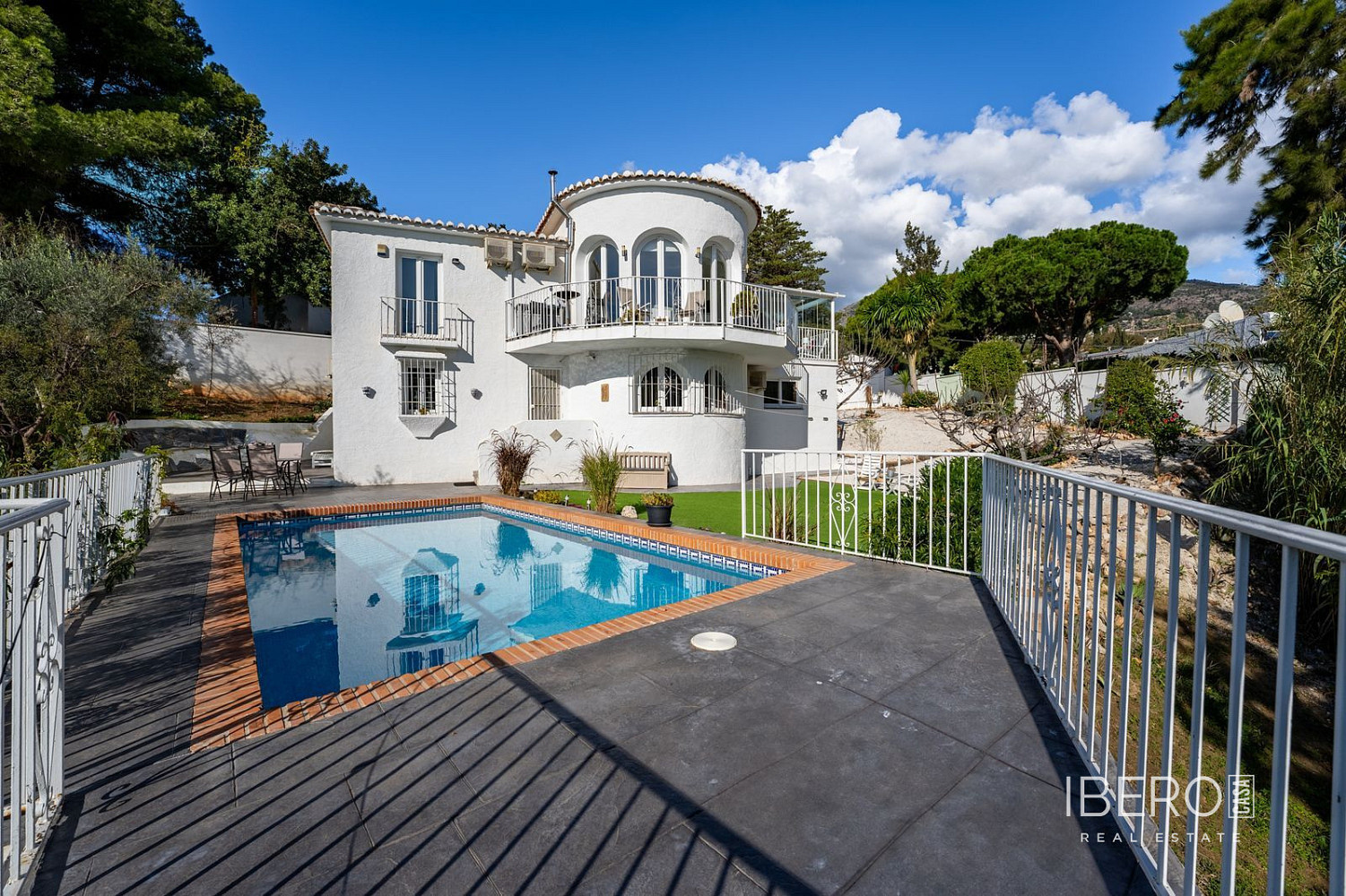 Prodej domu 208 m² s pozemkem 792 m²