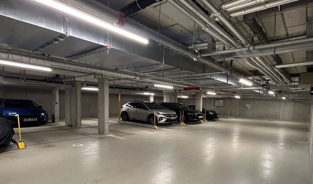 Pronájem garážového parkovacího stání, Praha – náhled fotky 3