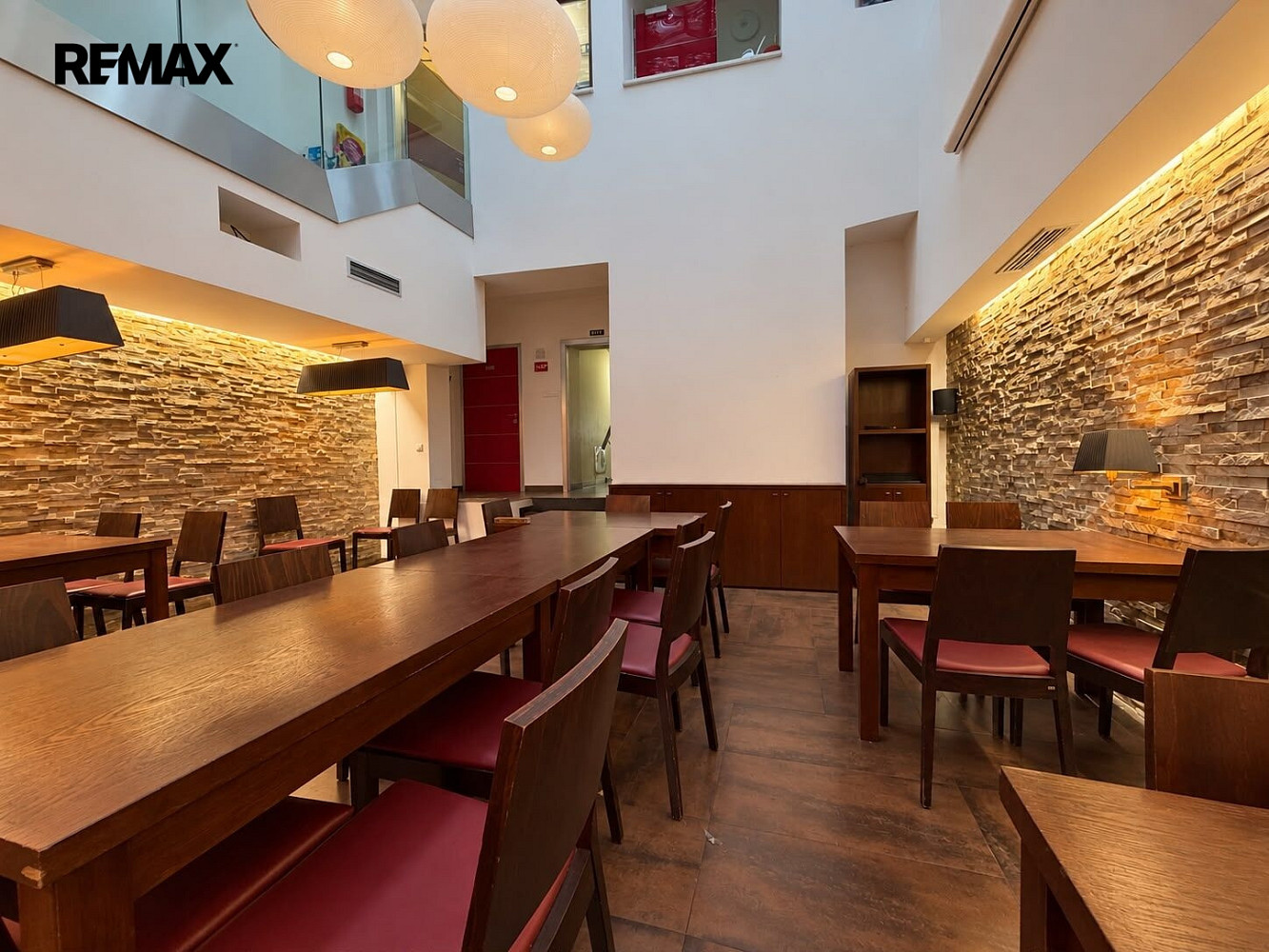 Pronájem restaurace 229 m² – fotografie 3