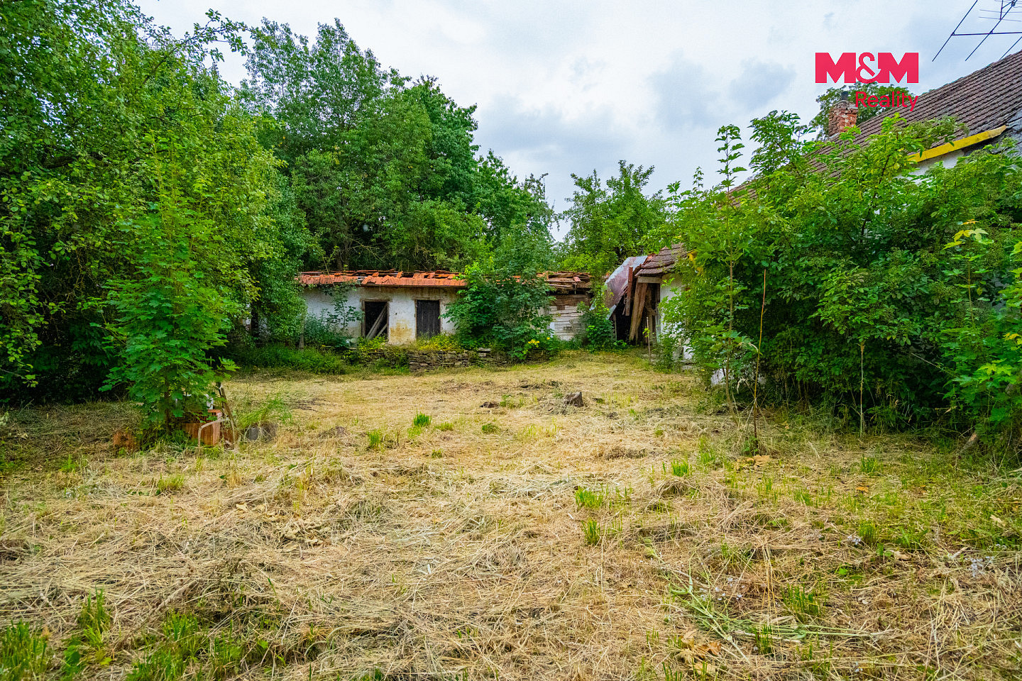Prodej domu 100 m² s pozemkem 1 697 m² — photo 2