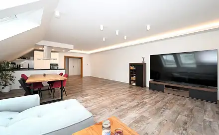 Pronájem bytu 4+kk 143 m²