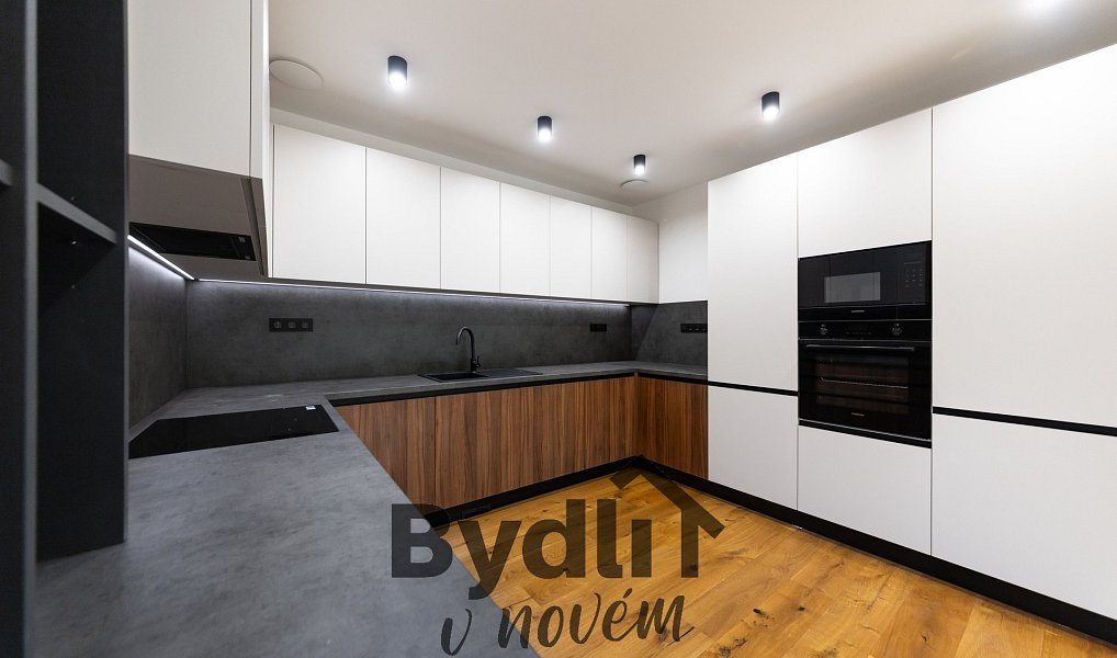 Prodej domu 184 m² s pozemkem 666 m², Fryšták – náhled fotky 4