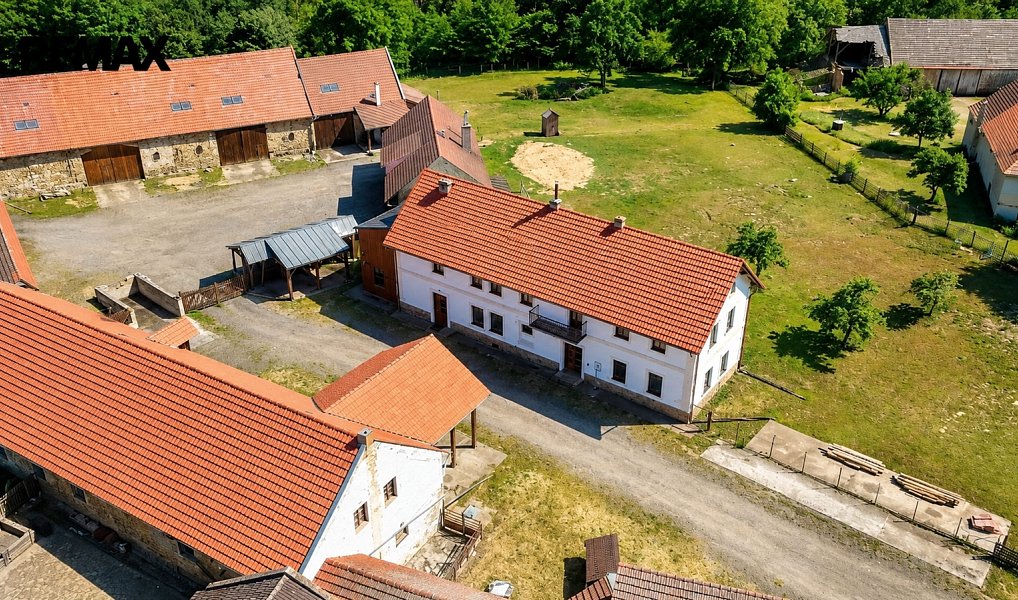 Prodej ubytovacího objektu 320 m², Kokořín – náhled fotky 5